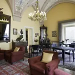 Palazzo Papaleo Отель