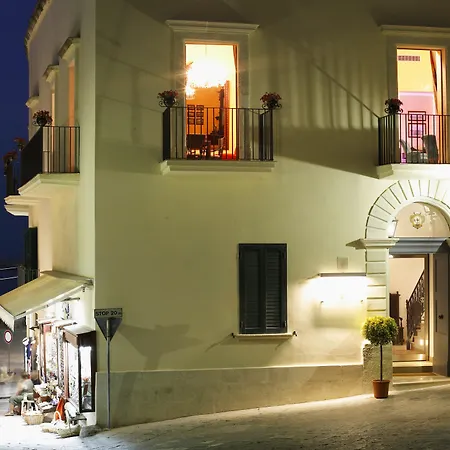 Hotell Palazzo Papaleo 5*