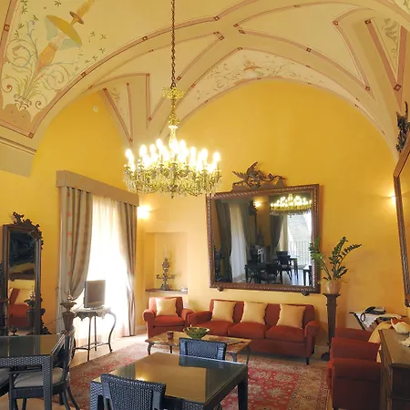 Palazzo Papaleo Hotel 5*